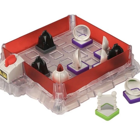 ThinkFun Laser Maze Junior (Class 1 Laser) Logic Game & STEM Toy - Picture 4 of 4